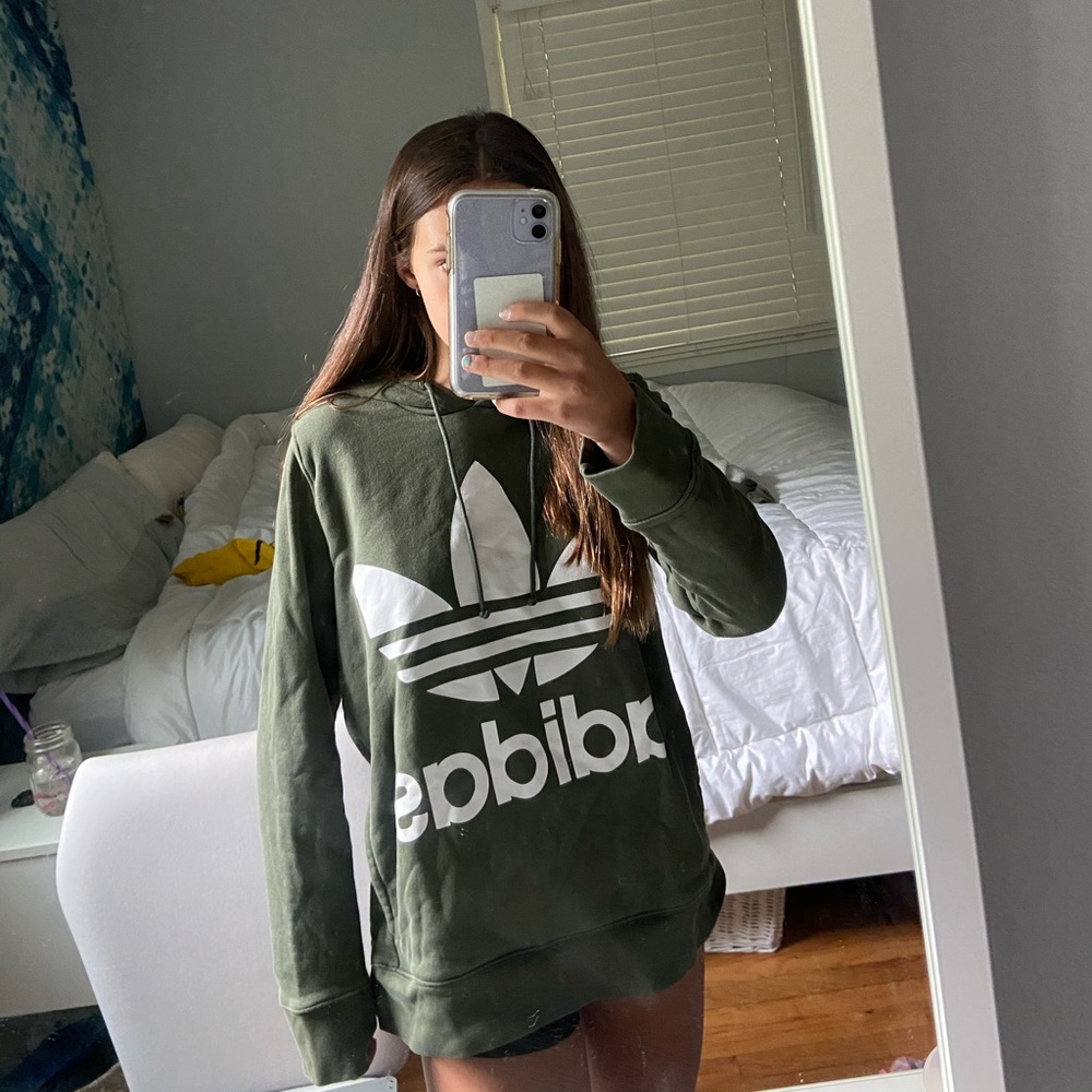 Adidas sweatshirt medium